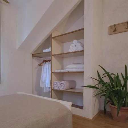 Stunning 4 Bedrooms Zlatni Rat Stunning Location 5m From The Sea 150m From Centre Brac Villa *