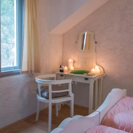 Stunning 4 Bedrooms Zlatni Rat Stunning Location 5m From The Sea 150m From Centre Brac Villa Bol