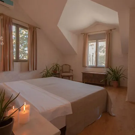 Stunning 4 Bedrooms Zlatni Rat Stunning Location 5m From The Sea 150m From Centre Brac *