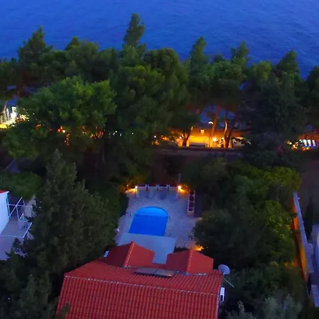 Stunning 4 Bedrooms Zlatni Rat Stunning Location 5m From The Sea 150m From Centre Brac Villa Bol
