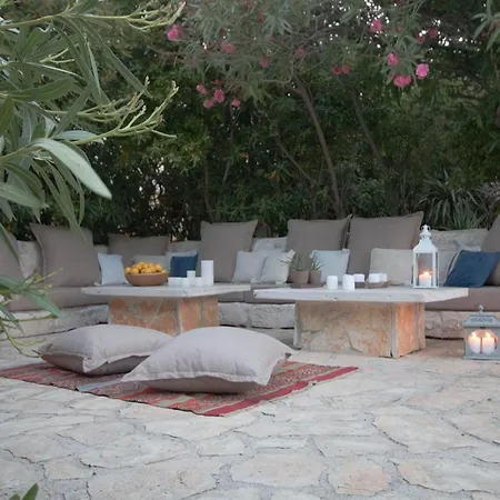 Stunning 4 Bedrooms Zlatni Rat Stunning Location 5m From The Sea 150m From Centre Brac Villa