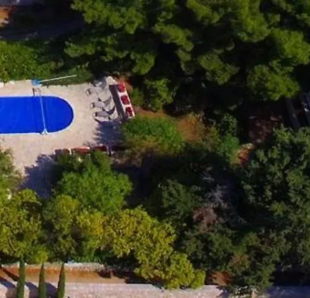 Stunning 4 Bedrooms Zlatni Rat Stunning Location Villa Bol