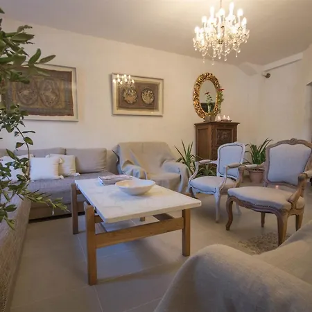Villa Stunning 4 Bedrooms Zlatni Rat Stunning Location